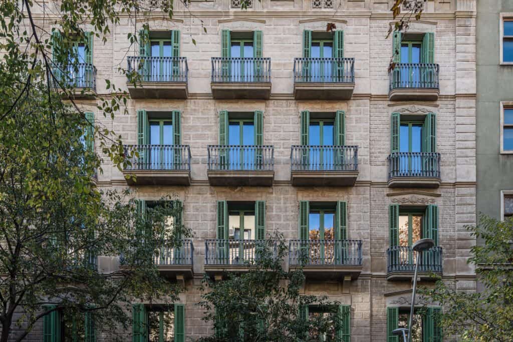 Edifici al carrer Pau Claris 79 de Barcelona
